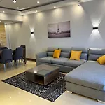 Luxury Duplex 2Br-Visits Are Not Allowed للعائلات فقط